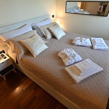 Aura Loving Home Con 4 Posti Letto, Cucina Completa, Terrazzo Ed Un Grande Parco Verde Serravalle d'Asti Экстерьер фото