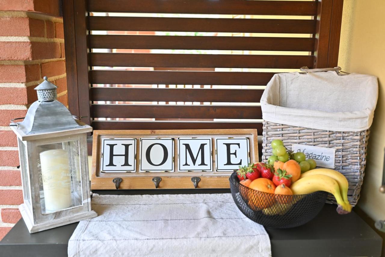 Aura Loving Home Con 4 Posti Letto, Cucina Completa, Terrazzo Ed Un Grande Parco Verde Serravalle d'Asti Экстерьер фото