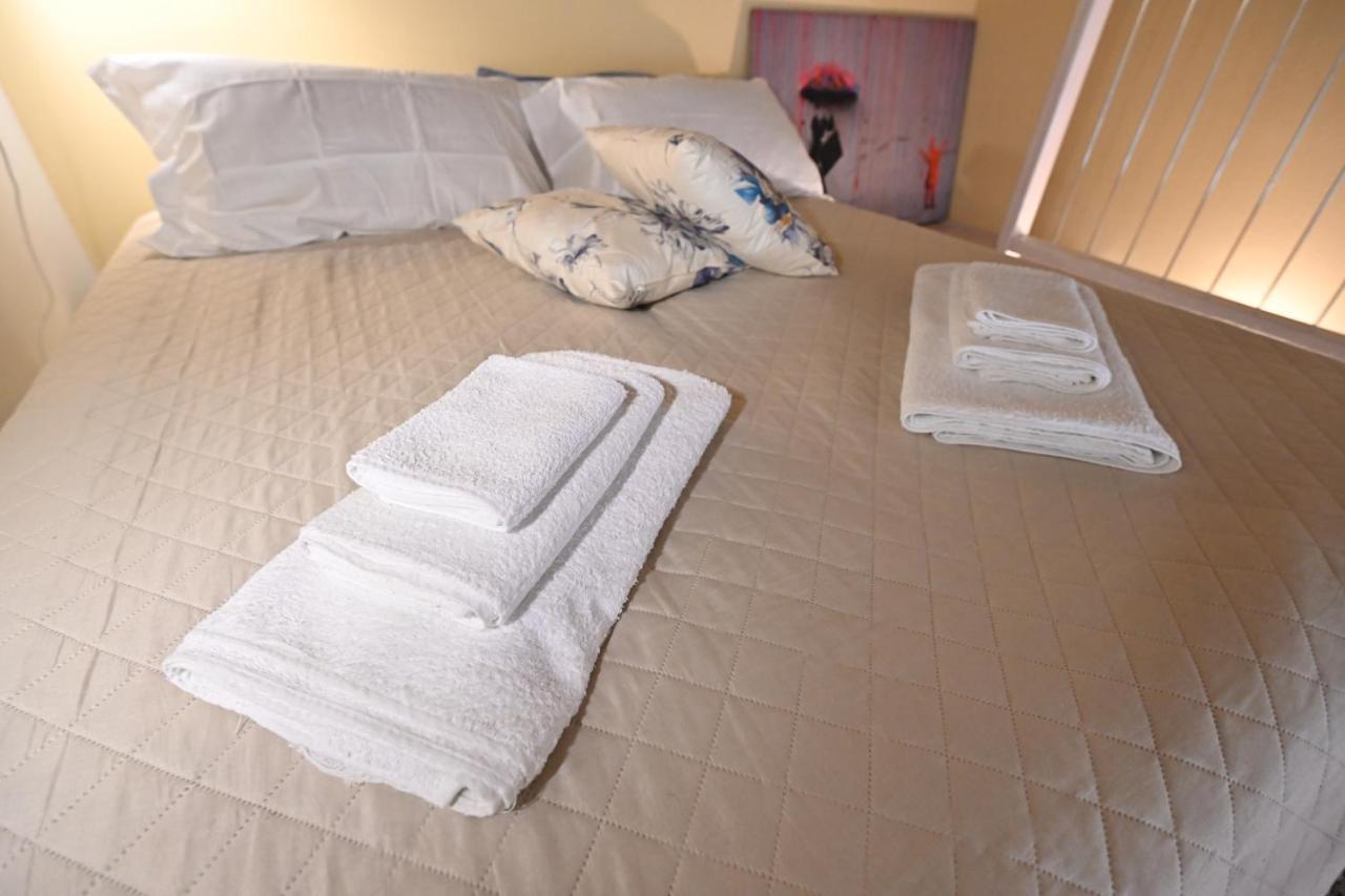 Aura Loving Home Con 4 Posti Letto, Cucina Completa, Terrazzo Ed Un Grande Parco Verde Serravalle d'Asti Экстерьер фото