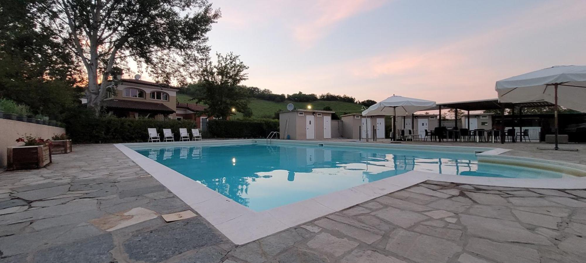 Aura Loving Home Con 4 Posti Letto, Cucina Completa, Terrazzo Ed Un Grande Parco Verde Serravalle d'Asti Экстерьер фото